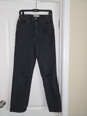 Abercrombie & Fitch Black Straight-Leg Jeans with Knee Rip